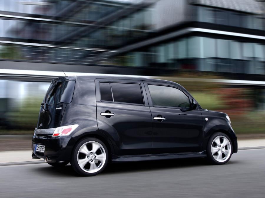  Daihatsu Materia Black Edition 2009 года  (фото 12 из 16)